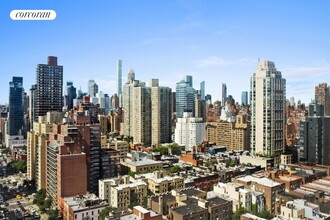 404 E 79th St in New York, NY - Building Photo - Building Photo