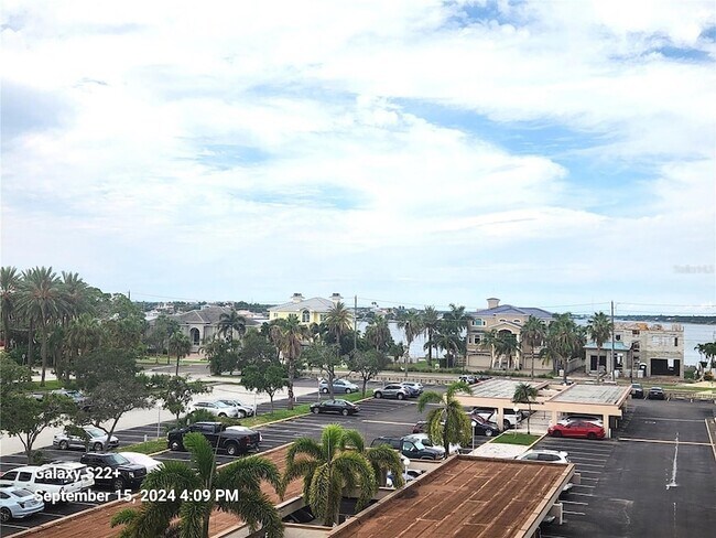450 Treasure Island Causeway, Unit 404 in Treasure Island, FL - Building Photo - Building Photo