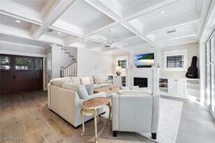 444 2nd Ave N in Naples, FL - Building Photo