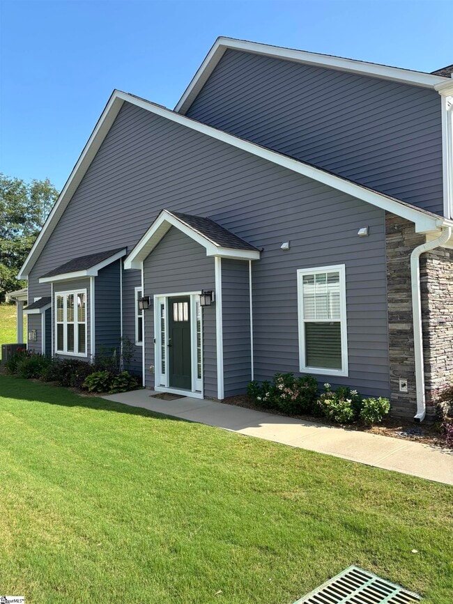 109 Creekhaven Ln in Taylors, SC - Building Photo - Building Photo