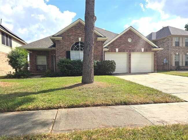 15523 Clear Valley Dr in Houston, TX - Building Photo - Building Photo