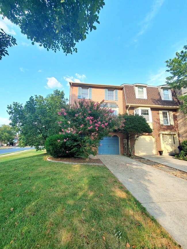 8002 Broken Reed Ct in Frederick, MD - Building Photo - Building Photo