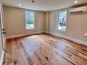 371 Islington St in Portsmouth, NH - Building Photo - Building Photo
