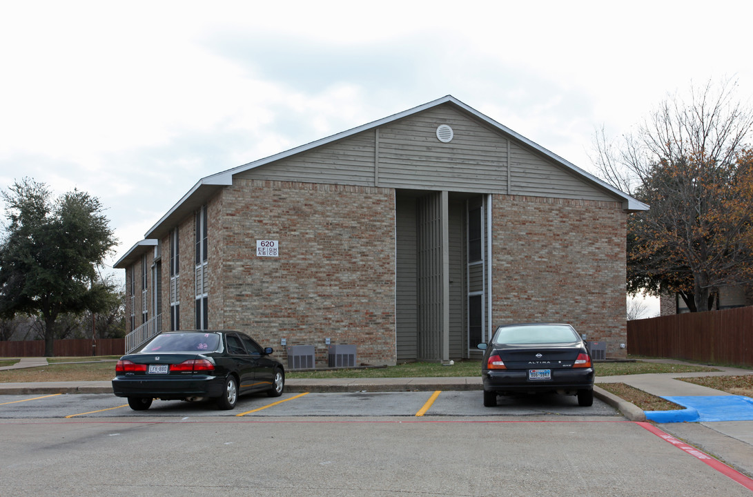 La Villita Apartments in Forney, TX - Building Photo