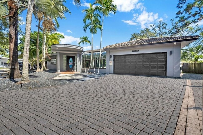 1030 SW 14th Terrace in Fort Lauderdale, FL - Foto de edificio - Building Photo