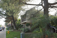 The Pines in El Cajon, CA - Foto de edificio - Building Photo