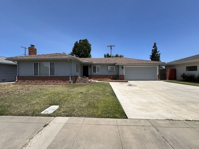 property at 811 Dianna Dr