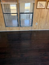 8425 E County Rd 7300 in Slaton, TX - Foto de edificio - Building Photo