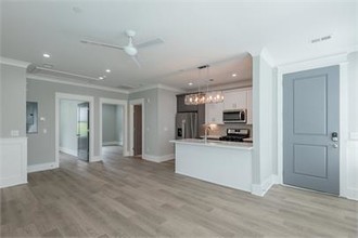 6 Sanctuary Ct-Unit -6-301 in Charleston, SC - Foto de edificio - Building Photo
