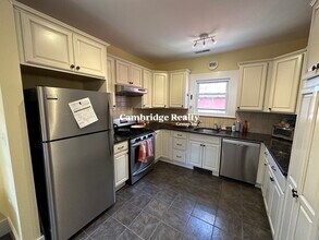 21 Irving St, Unit 2T in Cambridge, MA - Building Photo - Building Photo