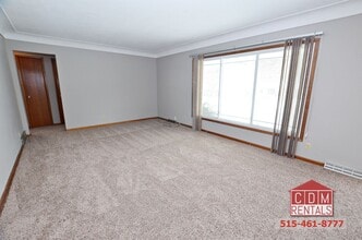 4046 33rd St in Des Moines, IA - Building Photo - Building Photo