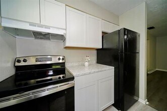 1817 Sylvan Ct in Tallahassee, FL - Building Photo - Building Photo