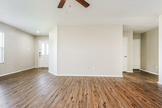 16737 Woodside Dr in Justin, TX - Building Photo - Building Photo