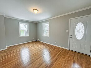 875 N Greenbrier St in Arlington, VA - Building Photo - Building Photo