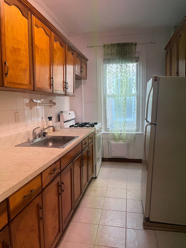 1065 Grant Ave in Bronx, NY - Building Photo - Building Photo