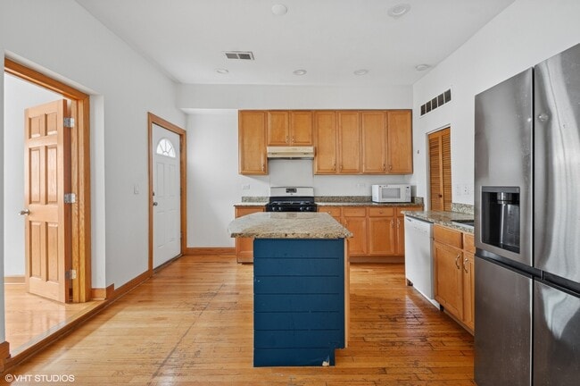 2336 W Taylor St in Chicago, IL - Building Photo - Building Photo