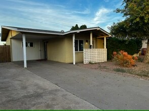 7826 E Roosevelt St in Scottsdale, AZ - Building Photo - Building Photo