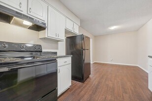 Wilshire Lofts and Townhomes in Oklahoma City, OK - Building Photo