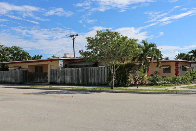 Katharine Apartments in West Palm Beach, FL - Foto de edificio - Building Photo