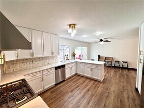 2056 Pinion Springs Dr in Henderson, NV - Building Photo - Building Photo