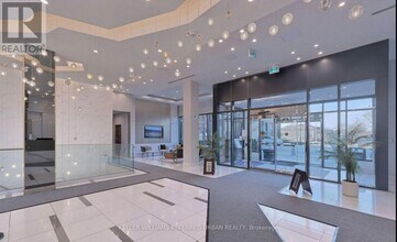 35 Watergarden Dr in Mississauga, ON - Building Photo - Building Photo