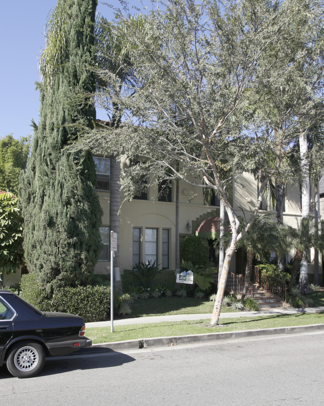 209 El Camino in Beverly Hills, CA - Building Photo - Building Photo