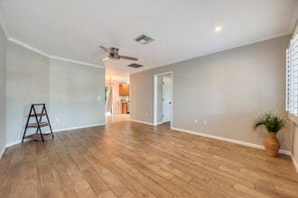 1759 Azalea Ln in Naples, FL - Foto de edificio - Building Photo