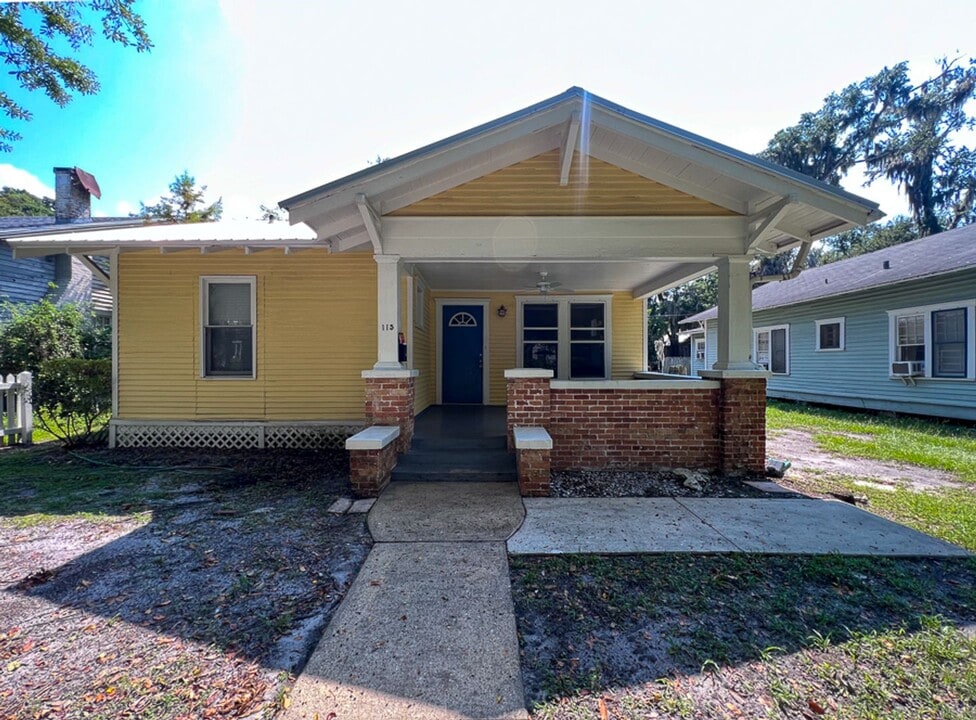 115 NW 7th Terrace in Gainesville, FL - Building Photo