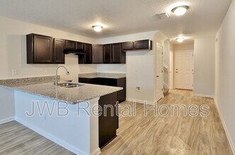 8492 McGirts Village Ln in Jacksonville, FL - Building Photo - Building Photo