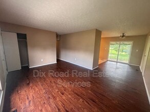 124 Beam Dr in Franklin, OH - Building Photo - Building Photo