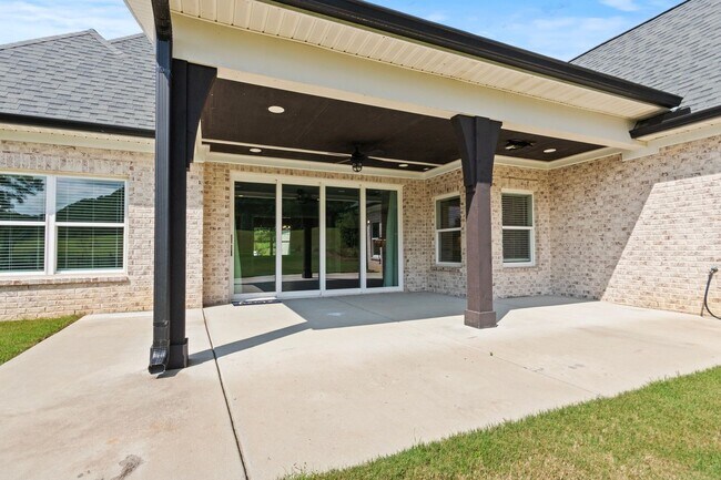 1439 Cherokee Ridge Dr in Union Grove, AL - Building Photo - Building Photo