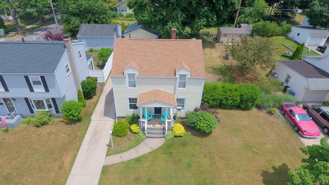 2105 Eastlawn Pkwy in Erie, PA - Building Photo - Building Photo