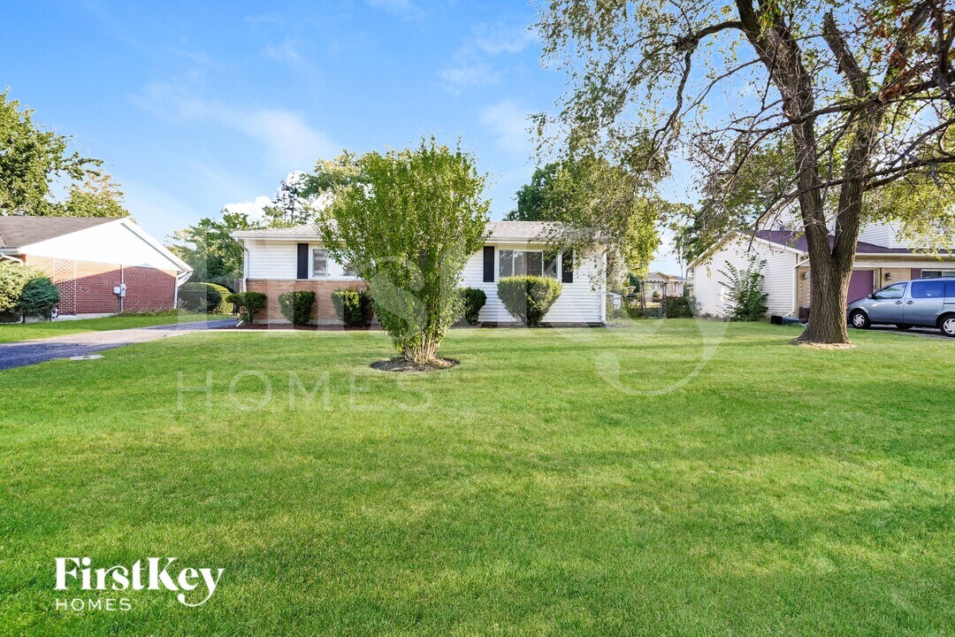 2629 75th St in Woodridge, IL - Building Photo