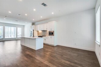 1771 Mccoy St in Dallas, TX - Building Photo - Building Photo