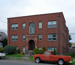 Lincoln Apartments in Tacoma, WA - Building Photo - Building Photo