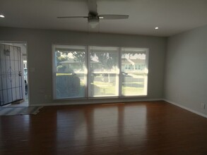10915 Coolhurst Dr in Whittier, CA - Foto de edificio - Building Photo