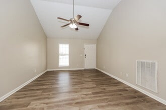 1600 Rock Springs Midland Rd in Christiana, TN - Foto de edificio - Building Photo