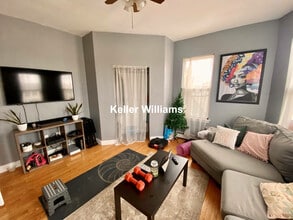 8 Eldora St, Unit 2 in Boston, MA - Foto de edificio - Building Photo