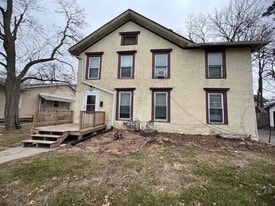 618 E Locust St in Davenport, IA - Building Photo