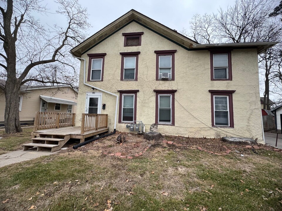 618 E Locust St in Davenport, IA - Building Photo