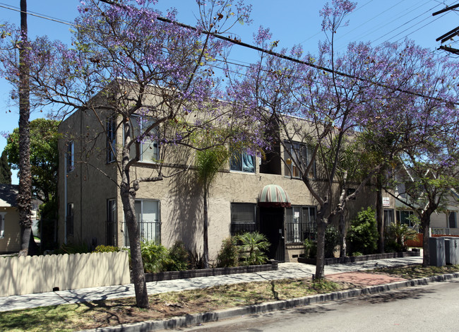 429 W 10th St in Long Beach, CA - Foto de edificio - Building Photo