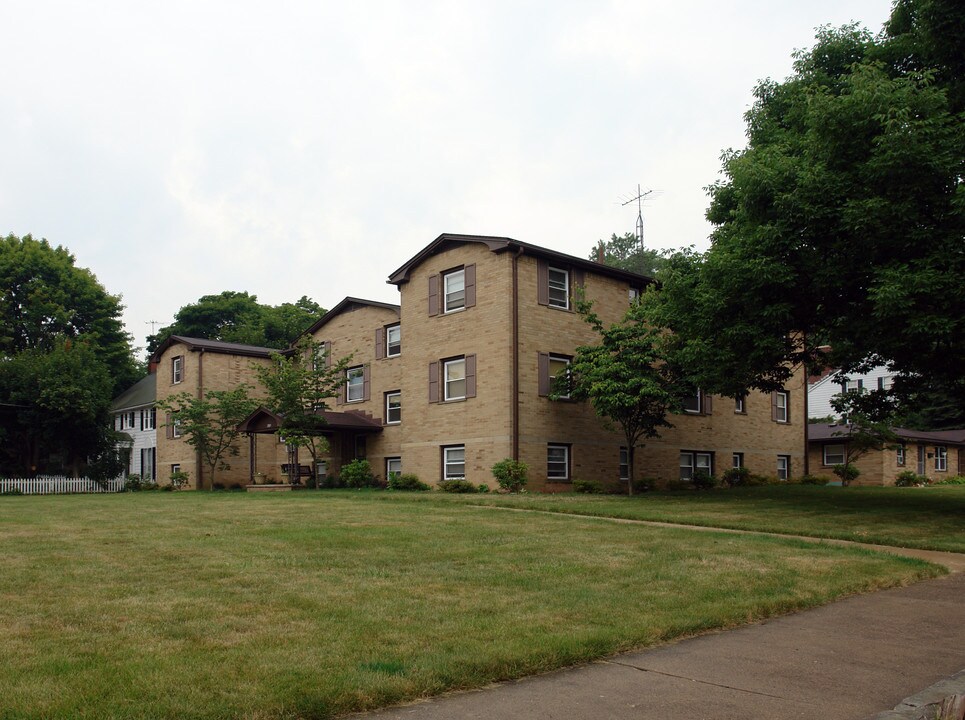 2005 Market Ave N in Canton, OH - Building Photo