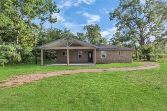 2826 W Farm to Market 1462 in Rosharon, TX - Foto de edificio - Building Photo