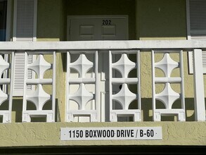 1150 Boxwood Dr in Delray Beach, FL - Building Photo - Building Photo
