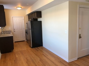 2807 W Lawrence Ave, Unit B3E in Chicago, IL - Building Photo - Building Photo