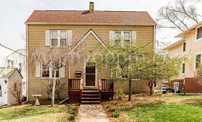 property at 513 N 41st Ave