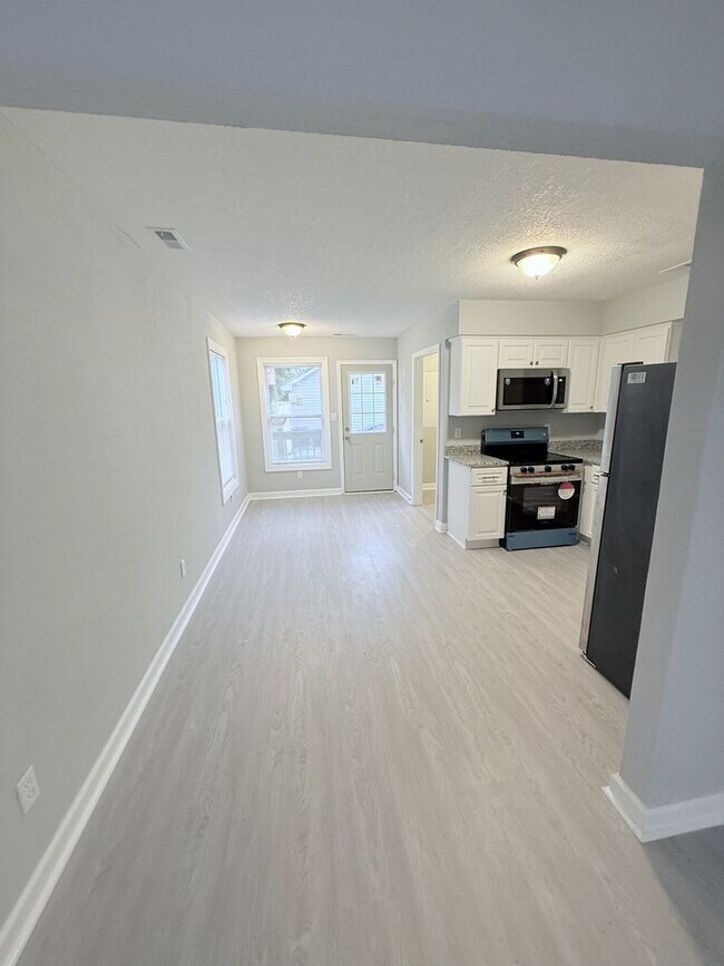 315-317 Roselynn Ln in Virginia Beach, VA - Building Photo - Building Photo