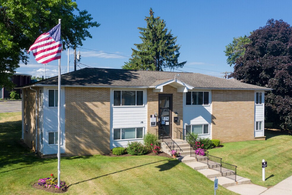 Lakeshore Apartments Greece, NY Apartments For Rent