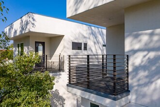 5246 Cleon Ave in North Hollywood, CA - Building Photo - Building Photo