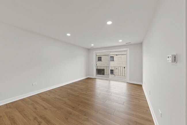 105 Arlington Ave, Unit 203 in Elmhurst, IL - Building Photo - Building Photo